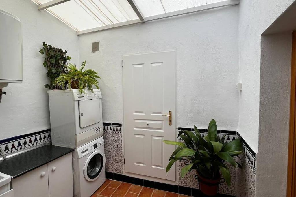 Casa De 5 Hasta 9 Plazas, La Casilla En Durcal, Granada *