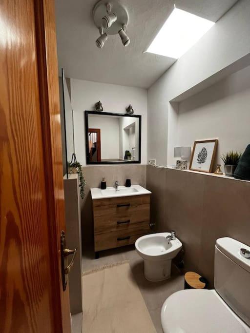 Сasa de vacaciones Casa De 5 Hasta 9 Plazas, La Casilla En Durcal, Granada *