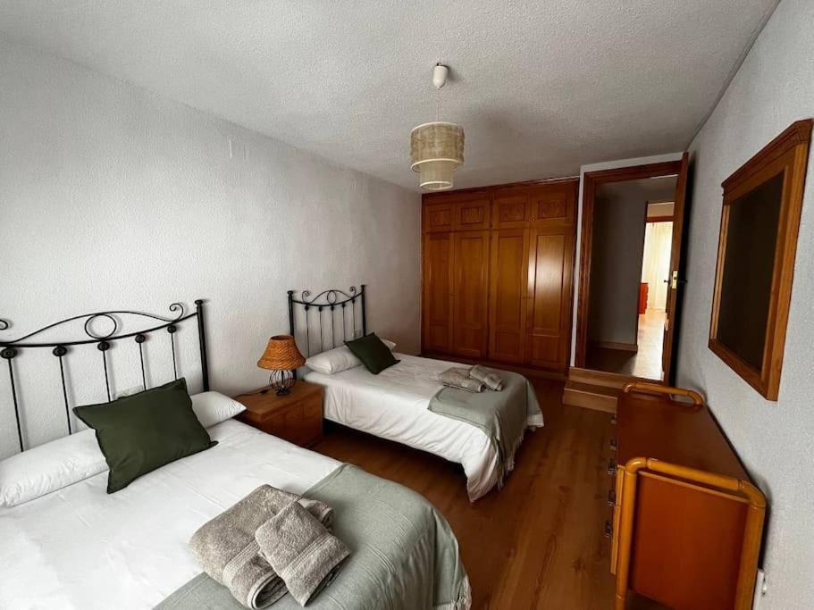 Casa De 5 Hasta 9 Plazas, La Casilla En Durcal, Granada