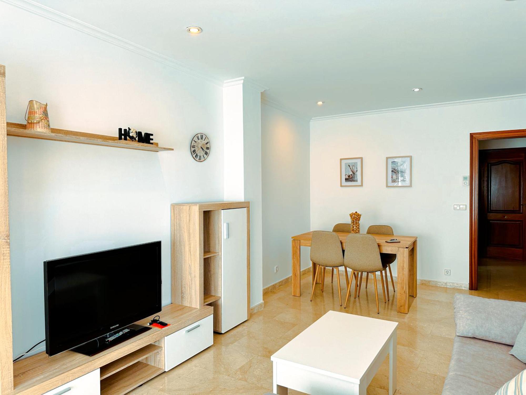 Apartamento En Con Terraza, Vistas Y Garaje *