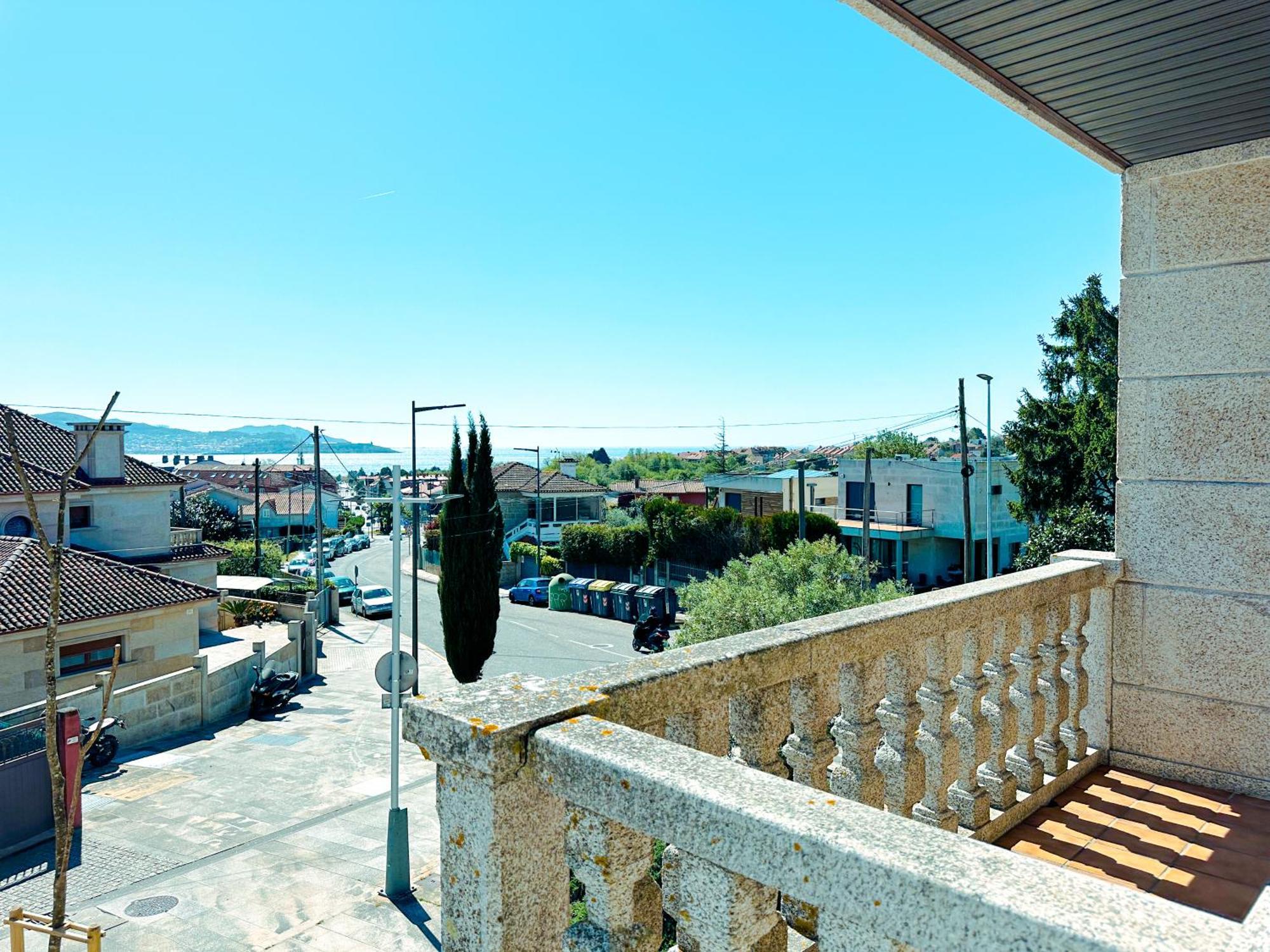 Apartamento En Con Terraza, Vistas Y Garaje