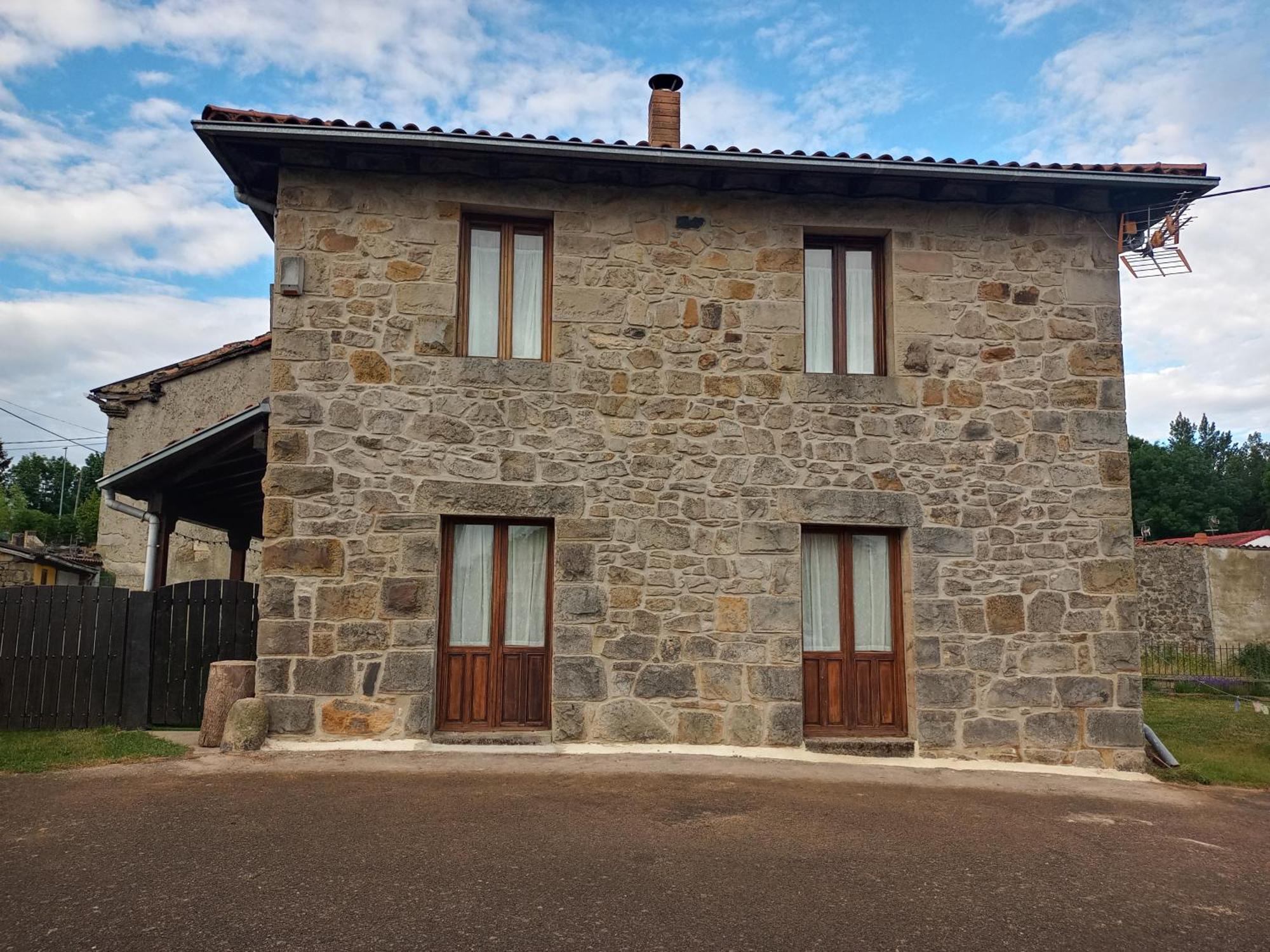 La Casuca De Antoniooti Сasa de vacaciones Las Rozas de Valdearroyo