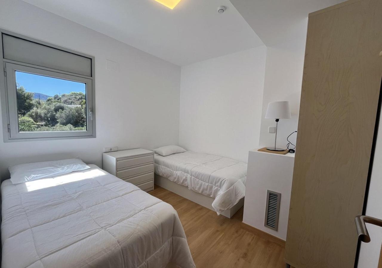 2-bedroom Brand New Steps From The Apartment