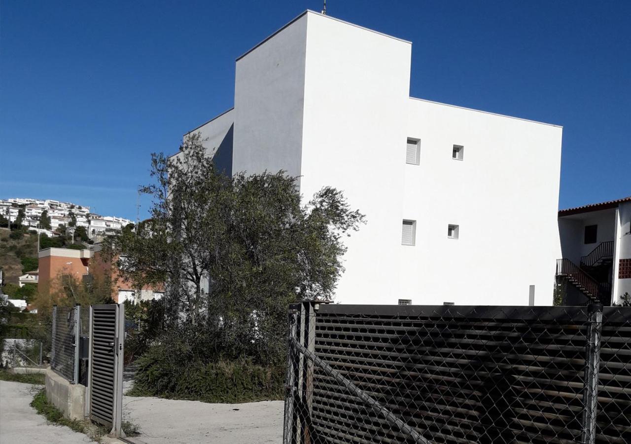 2-bedroom Brand New Steps From The Apartment *