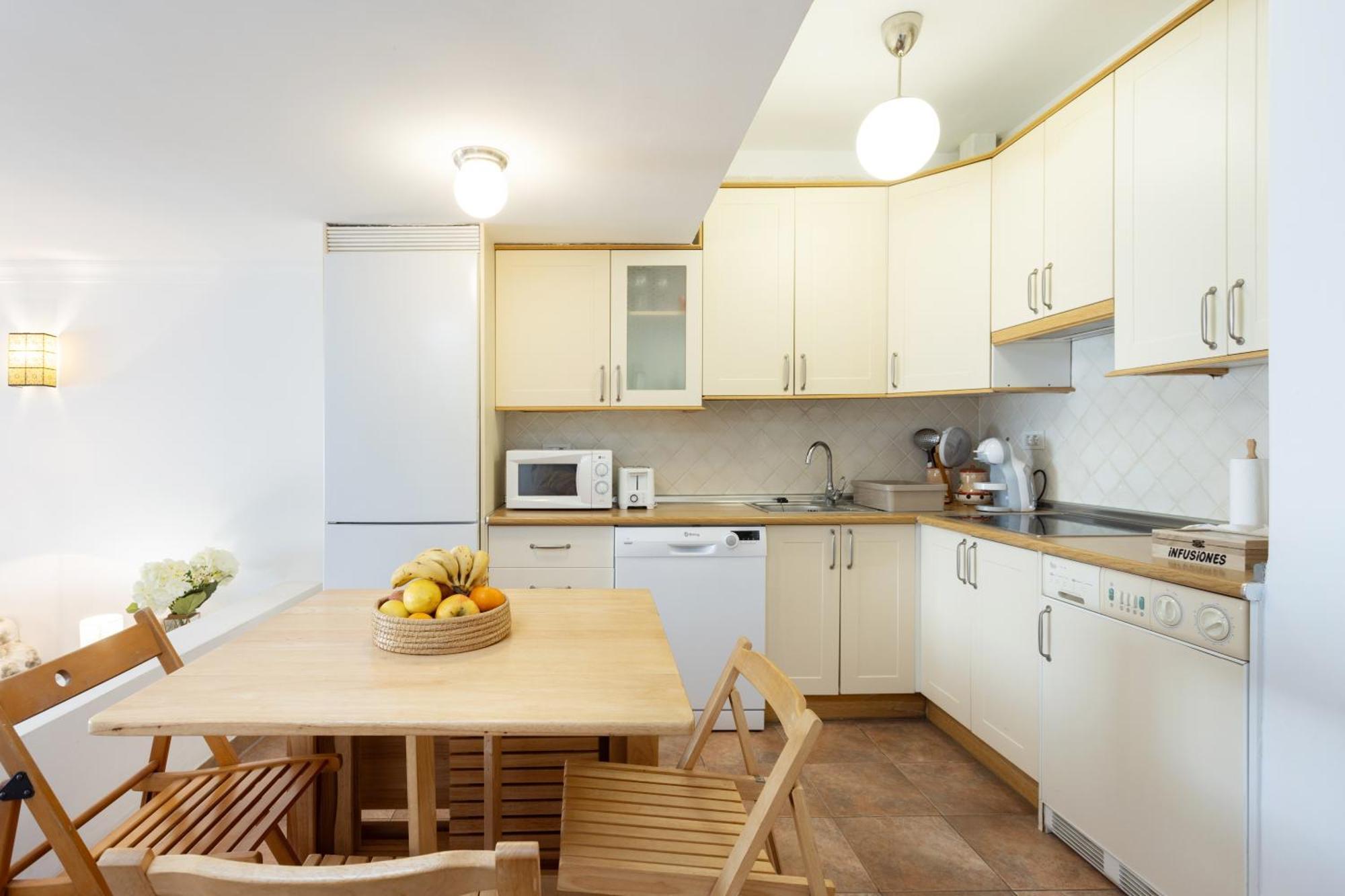 Home2book Cozy With Communal Pool, El Poris