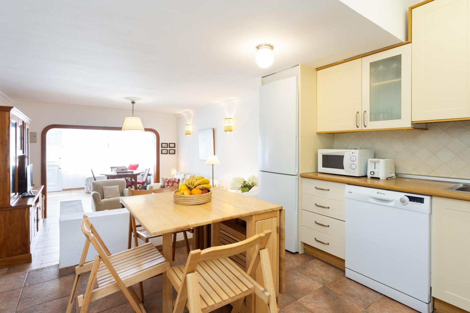 Home2book Cozy With Communal Pool, El Poris *