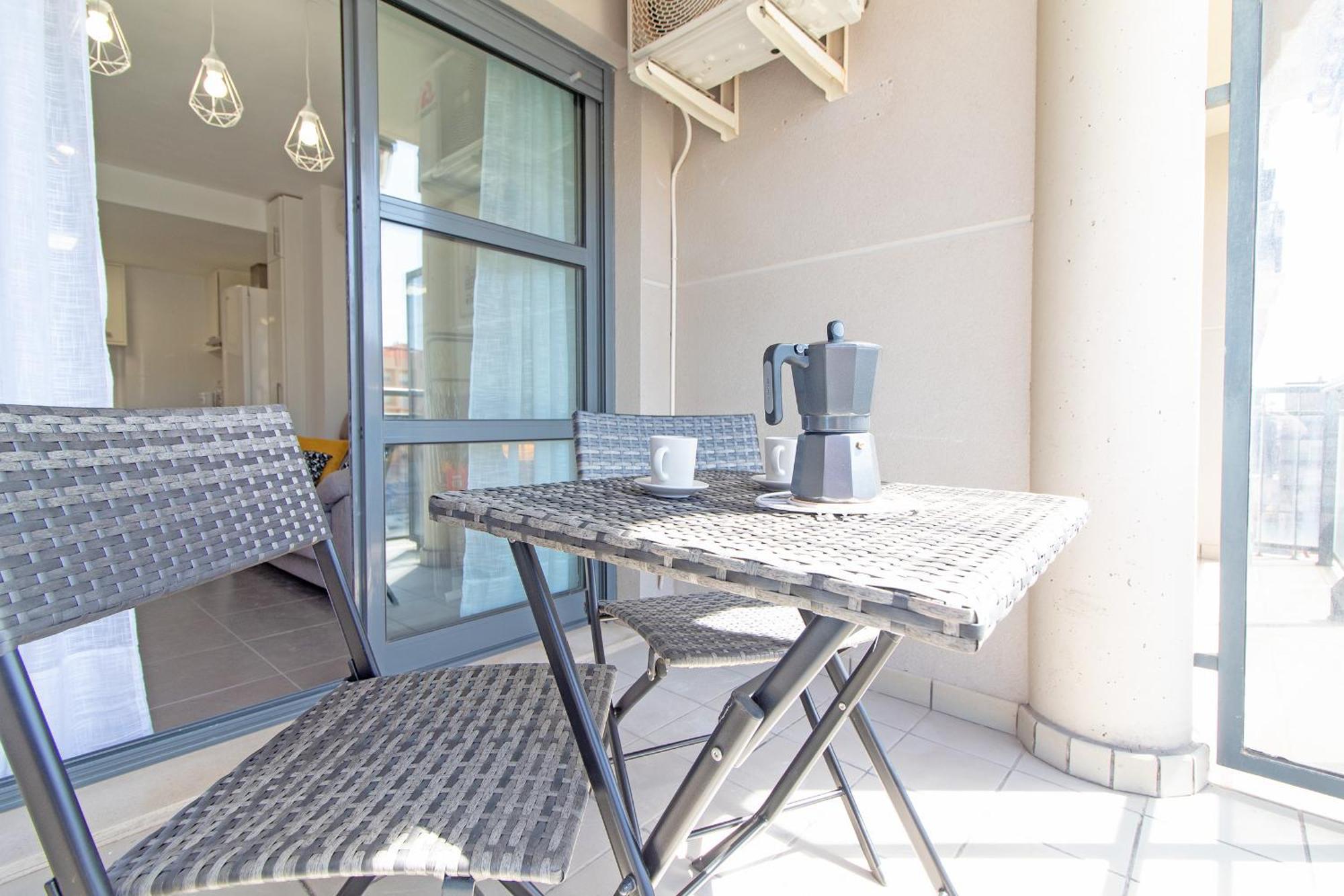 Global Properties, Bonito En Puerto Parejas