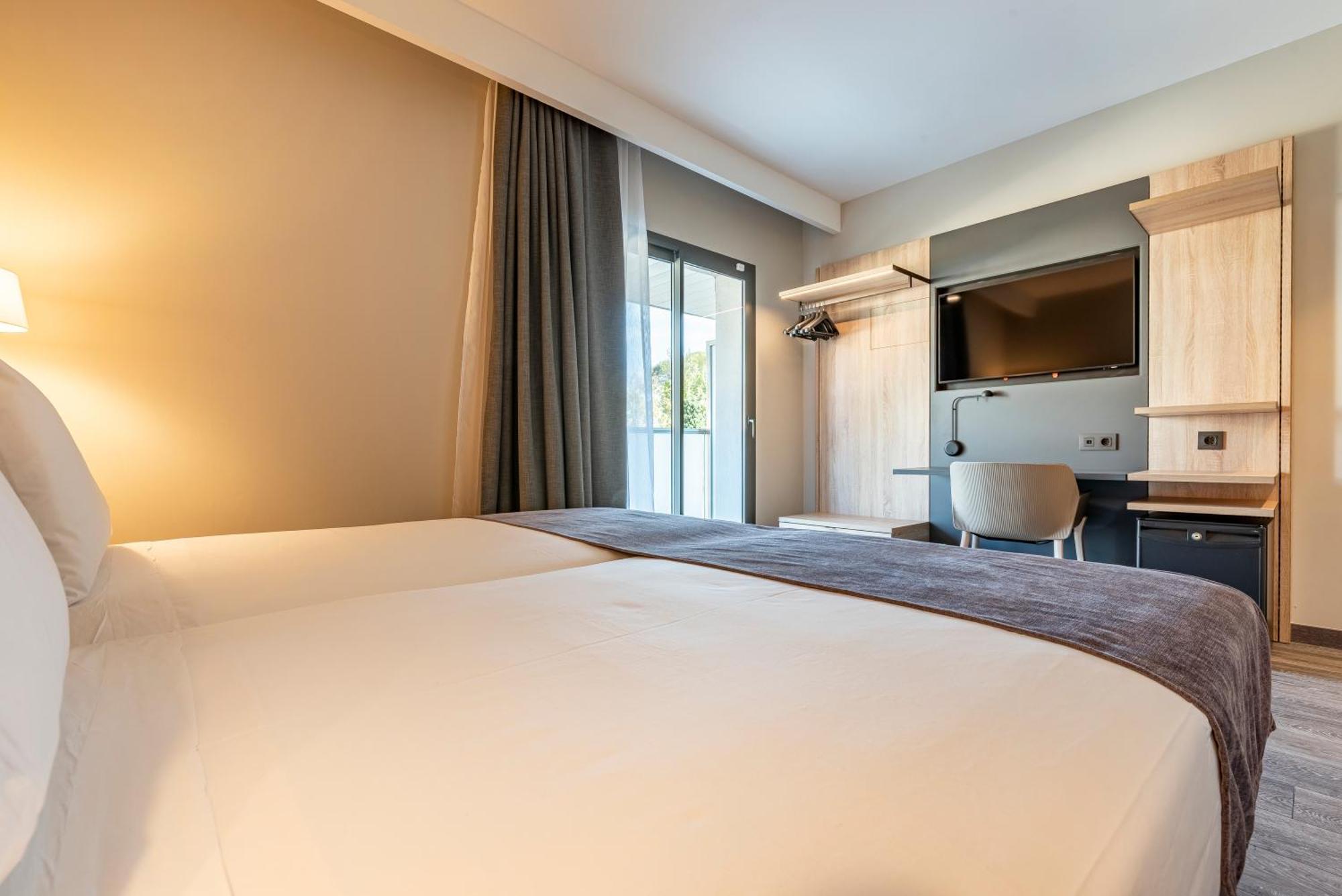 Astari Hotel 4*