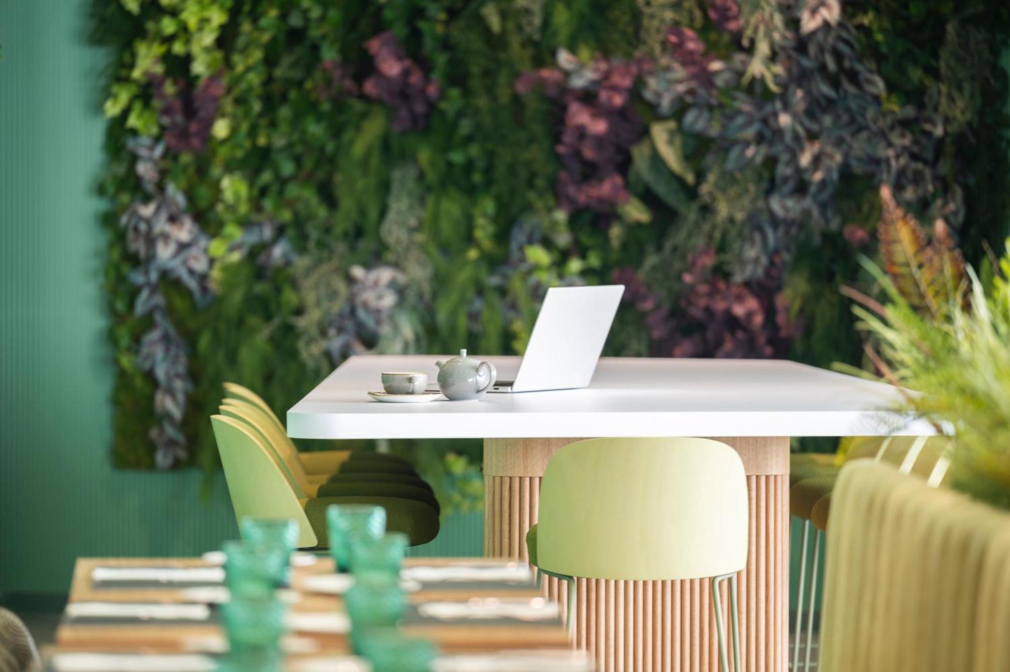 Hotel Hesperia Barcelona Sant Just 4*