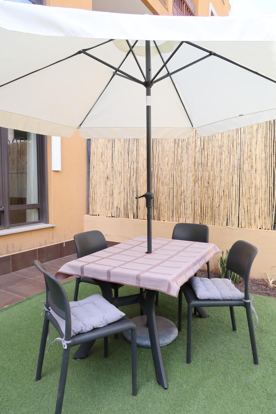 Spacious With Large Private Garden In Mar Apartment *