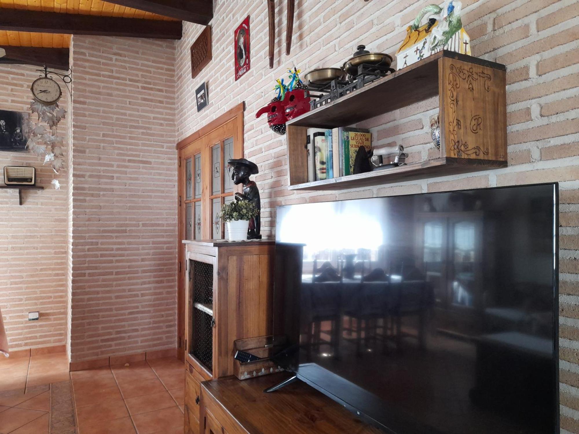 Vivencias 10 Personas Al Pie De Molino Manchego. Camunas