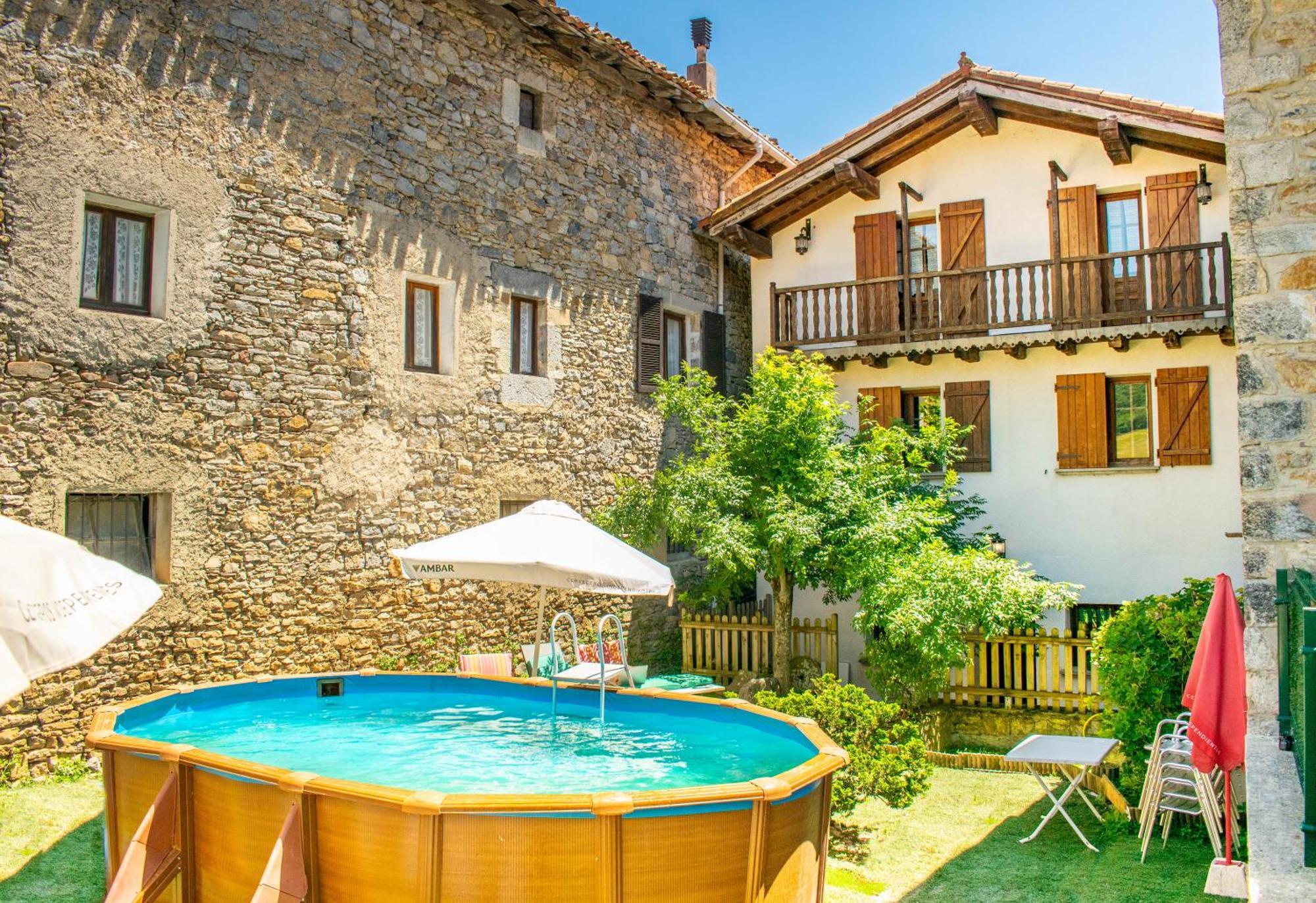 Chalet Casa Artorena, Acogedora En Pleno Corazon Del Valle De La Ultzama Lizaso