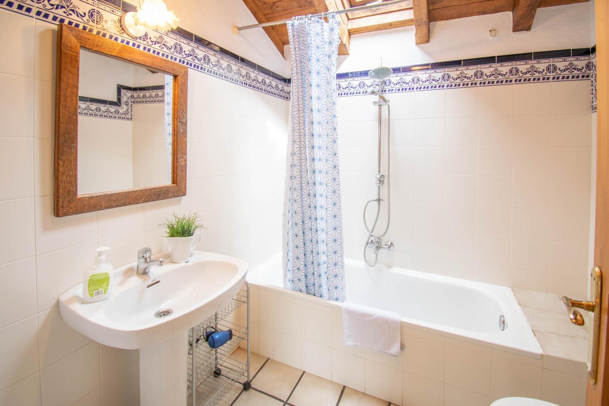 Chalet Casa Artorena, Acogedora En Pleno Corazon Del Valle De La Ultzama
