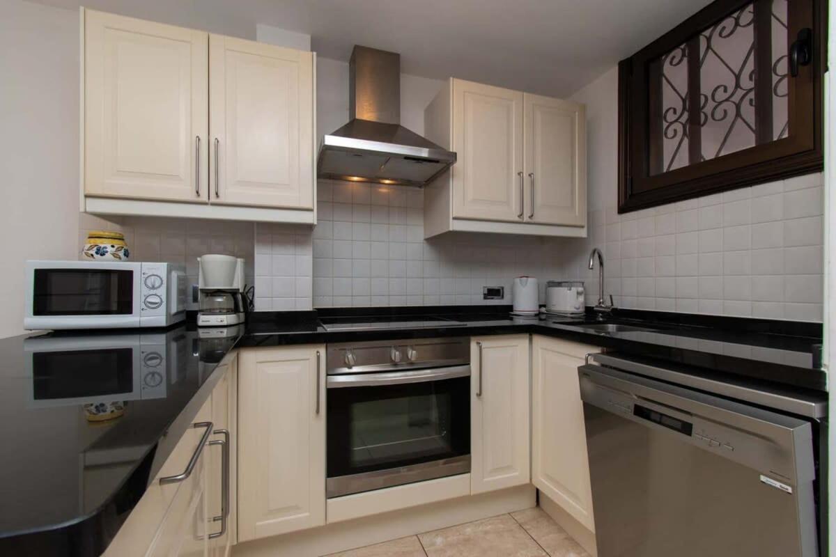 Parque Santiago Ii 271 - Two Bed With Pool View And Wifi Internet * Playa de las Américas