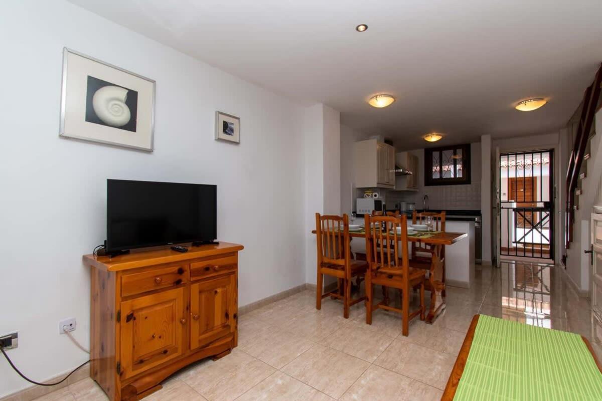 Parque Santiago Ii 271 - Two Bed With Pool View And Wifi Internet Playa de las Américas