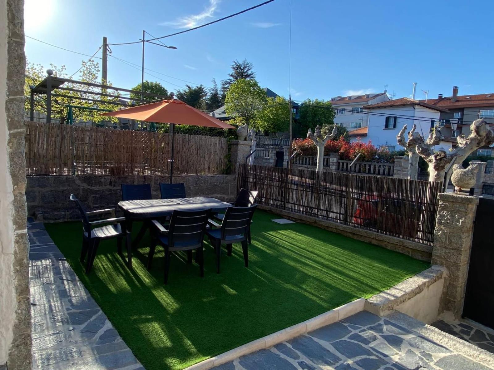 Сasa de vacaciones Casa Con Jardin Gatos Las Navas del Marqués