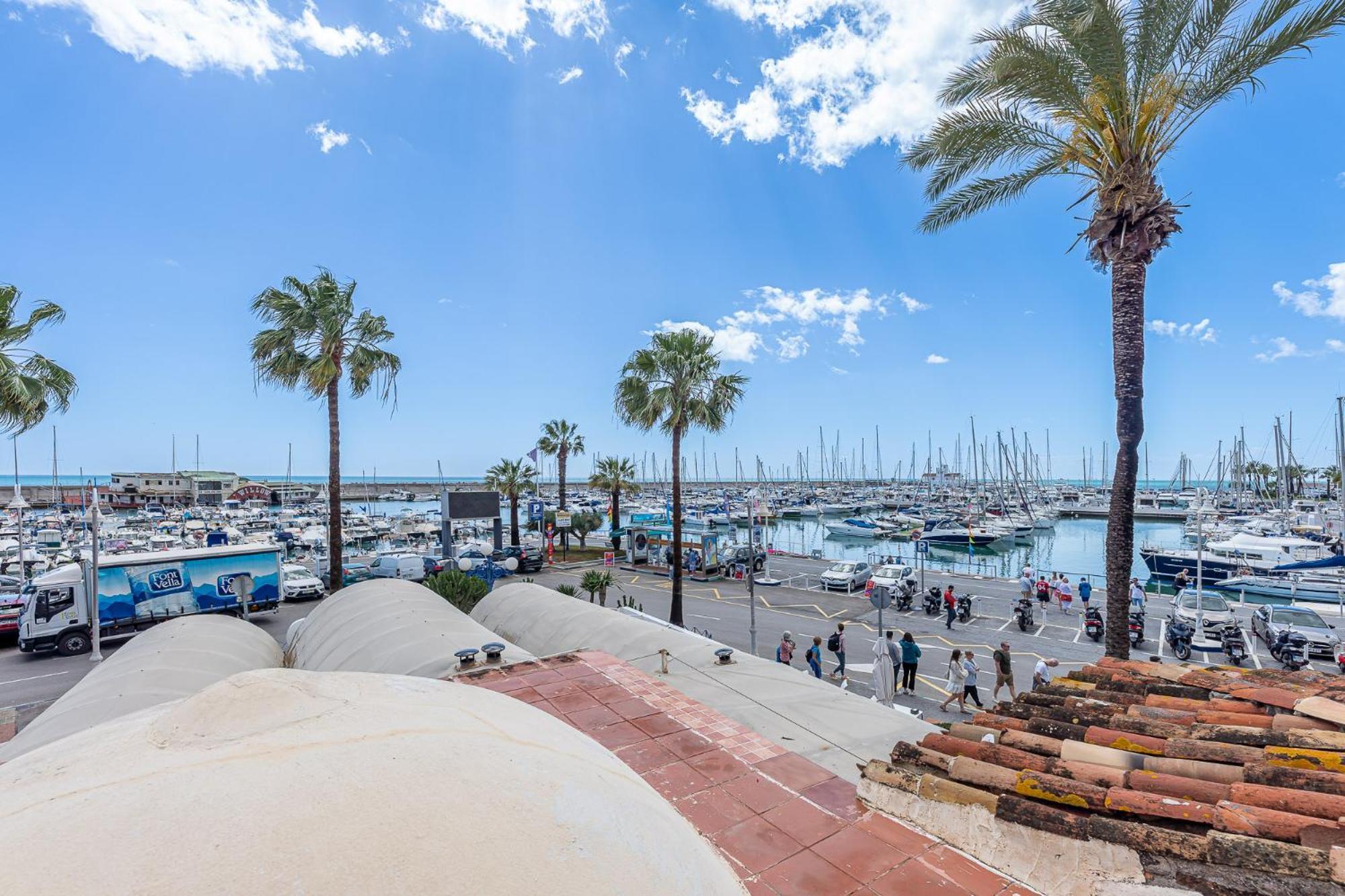 Located In Puerto Marina With Sea Views, First Line Of Beach. * Benalmadena