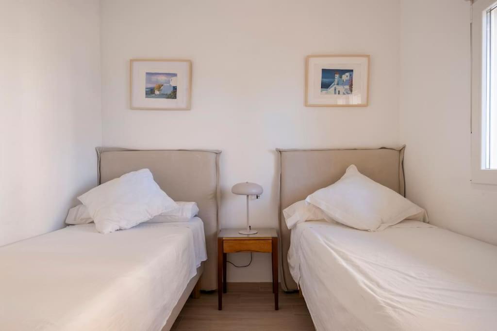 Apartamento Frente Al Mar, Luminoso Y Amplio. *