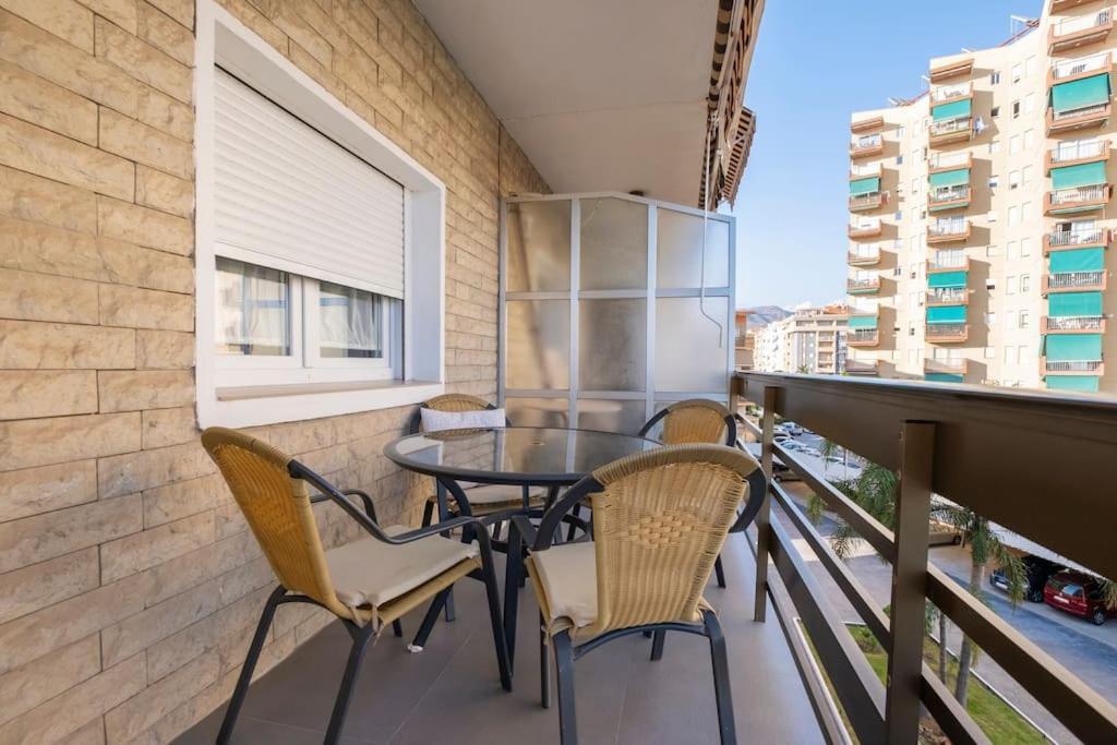 Frente Al Mar, Luminoso Y Amplio. Apartamento