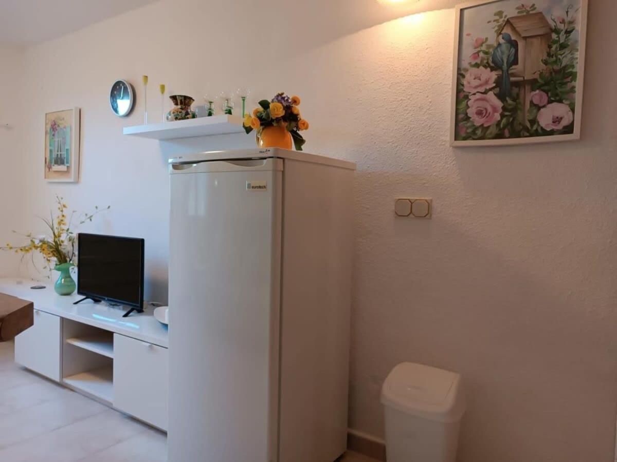 Quaint Ground Floor With Pool Lb1 Torrevieja