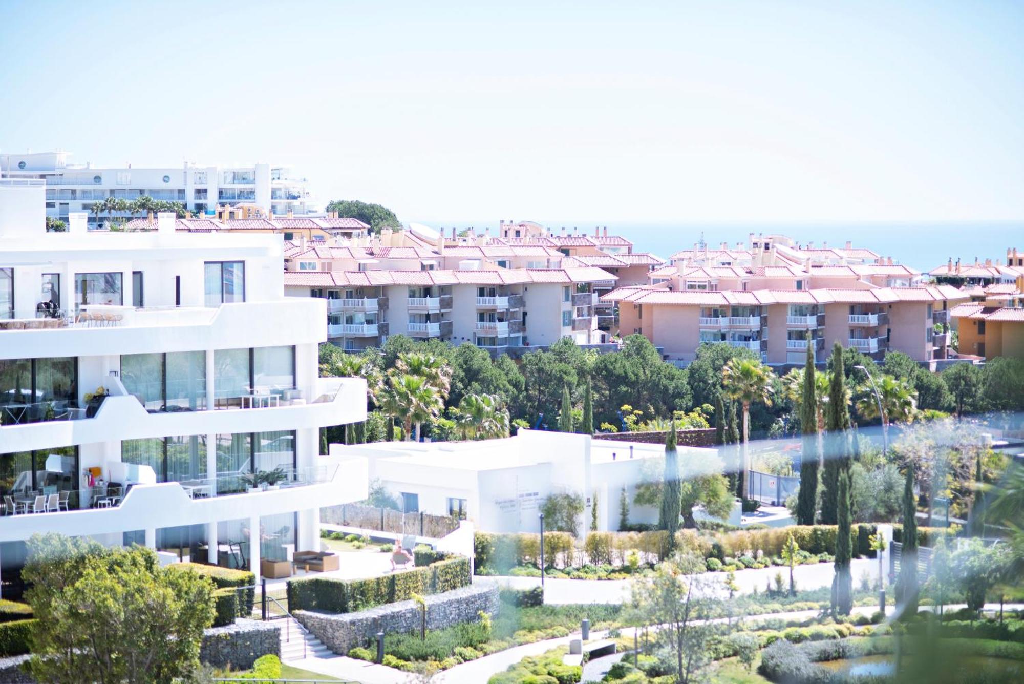 Apartamento Mara's Higueron West - Like A House - 246 Square Meters Of Private Terrace & Garden - Morning And Evening Sun *