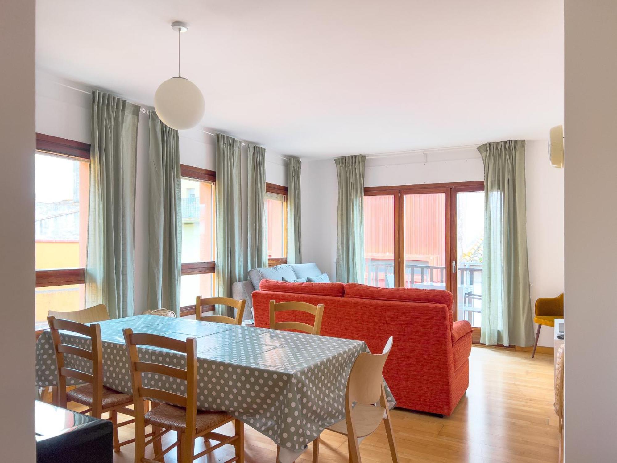 Jacint, Apartamento