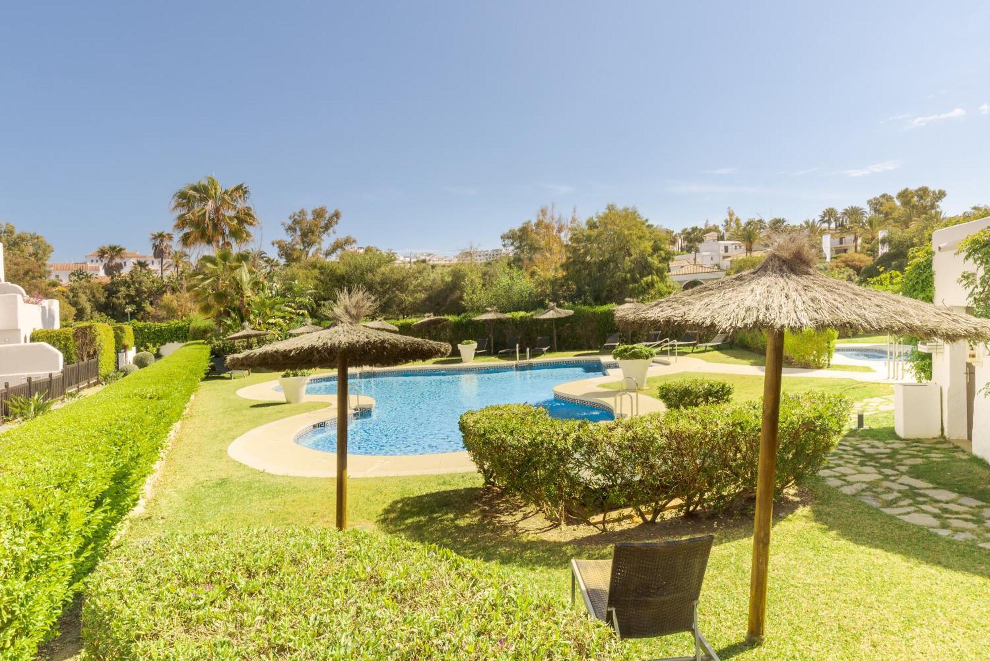 Full With Private Pool Apartment