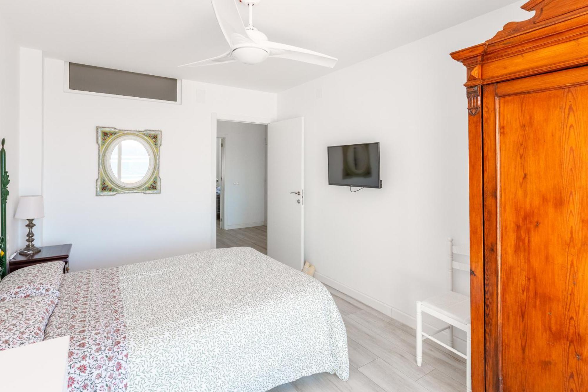 Apartamento Atico Con Garaje En 1º Linea De Playa