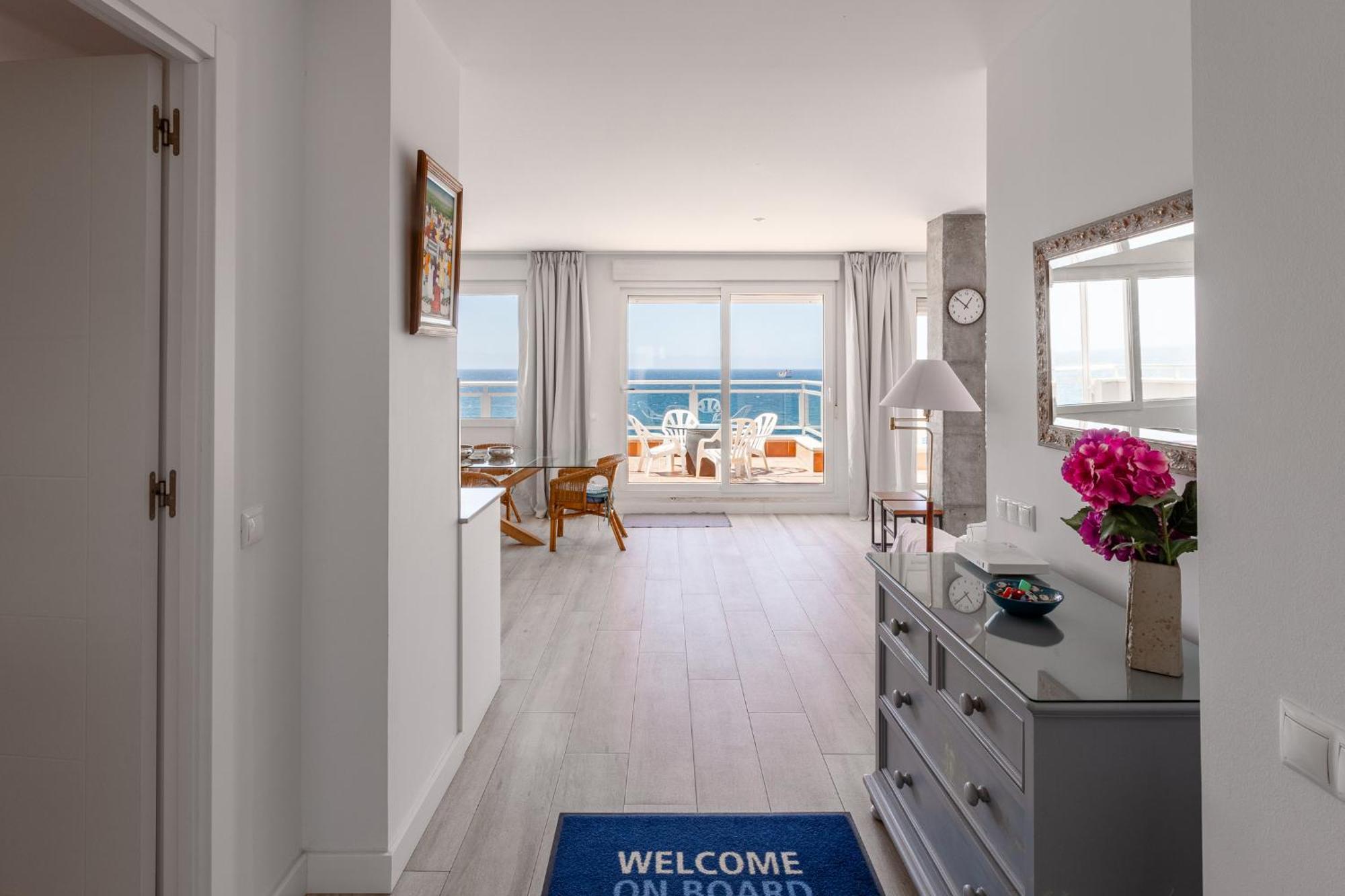 Apartamento Atico Con Garaje En 1º Linea De Playa *