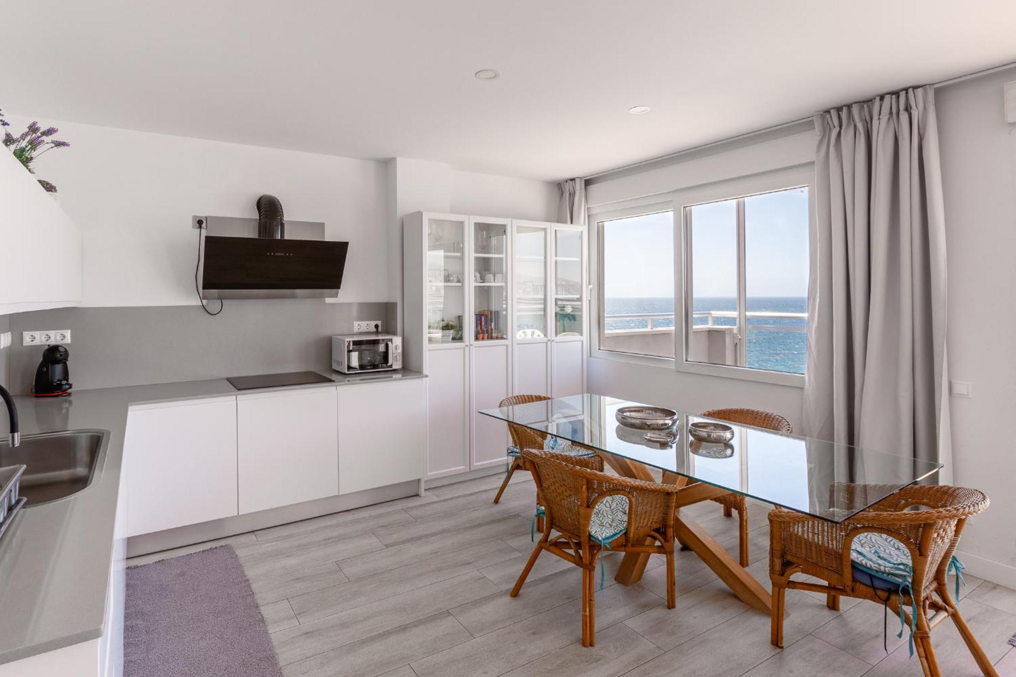 Atico Con Garaje En 1º Linea De Playa Apartamento *