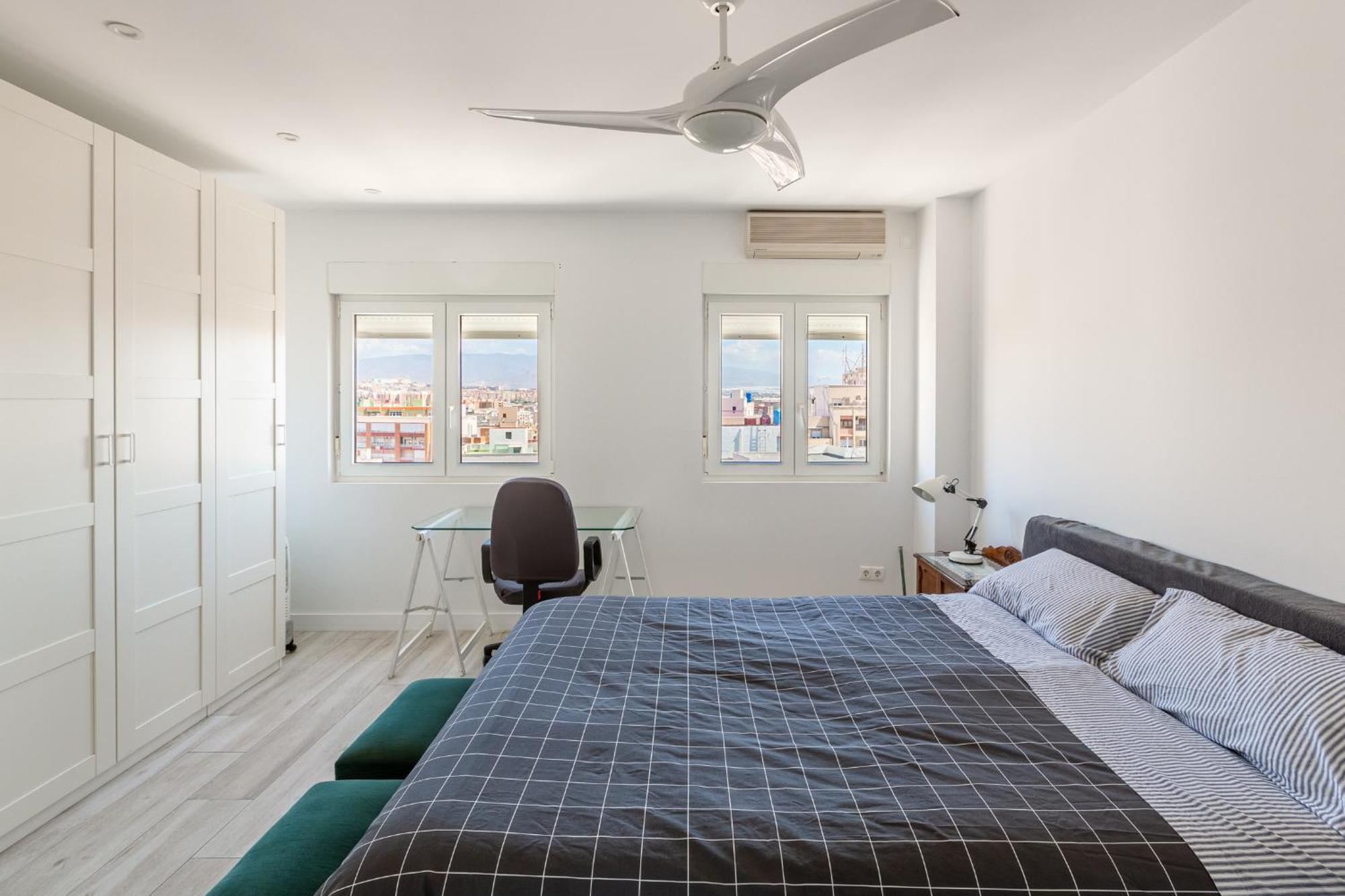 Apartamento Atico Con Garaje En 1º Linea De Playa Almería