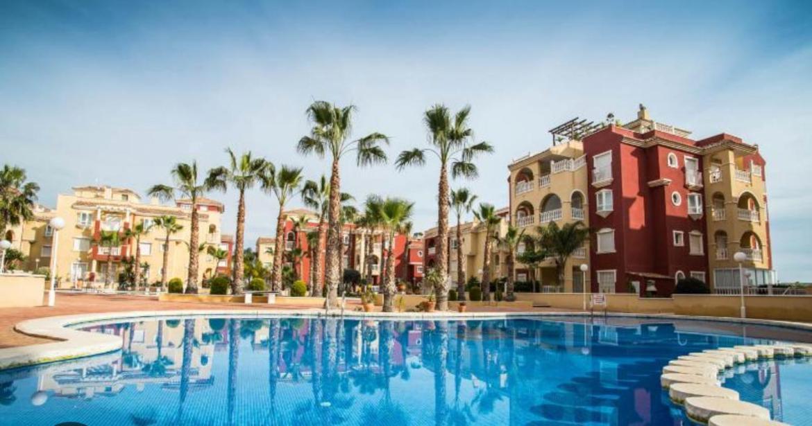 Apartamento Ground Floor With 3 Pools