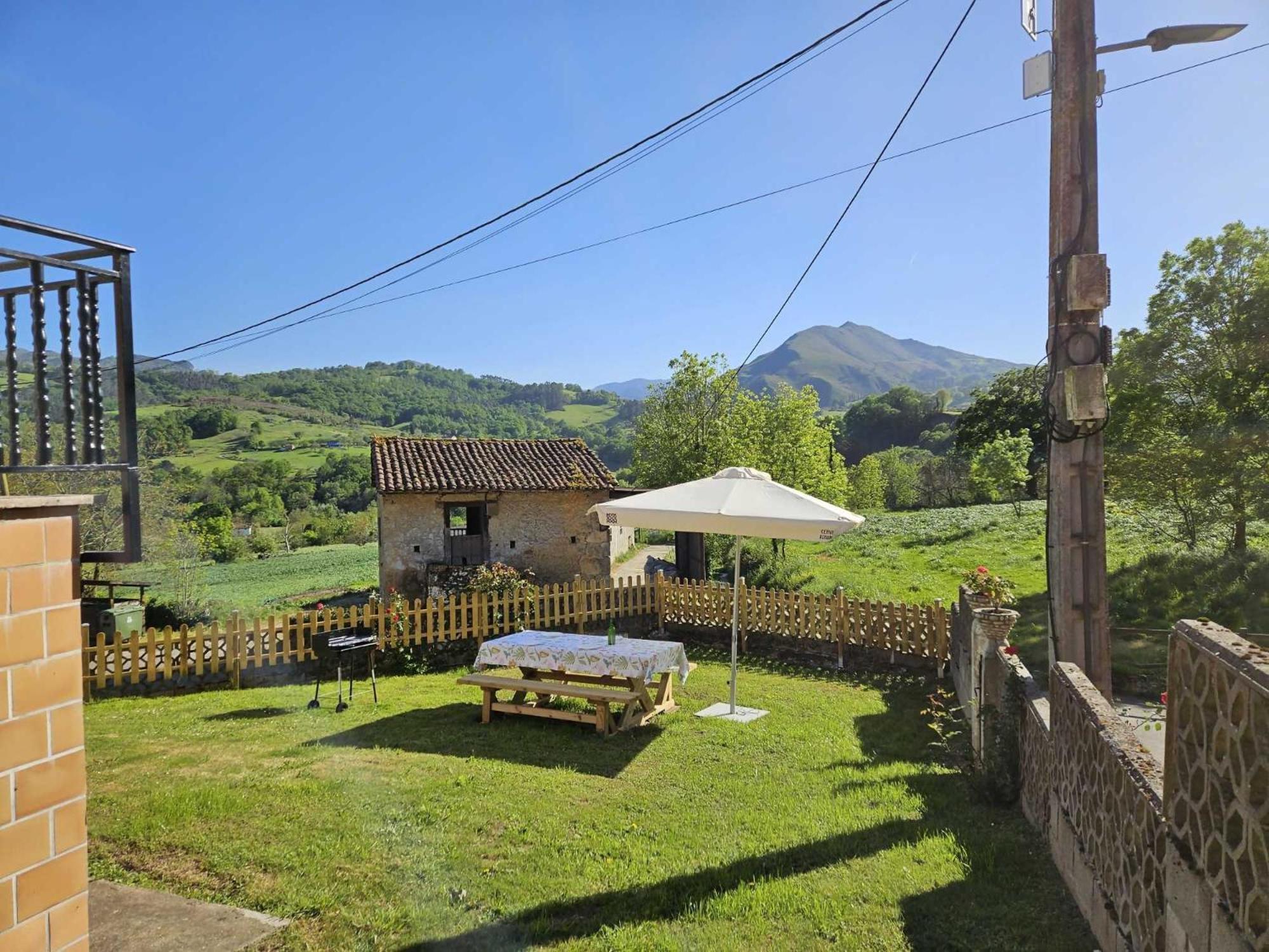 Casa El Caspiu Arobes Сasa de vacaciones Arriondas