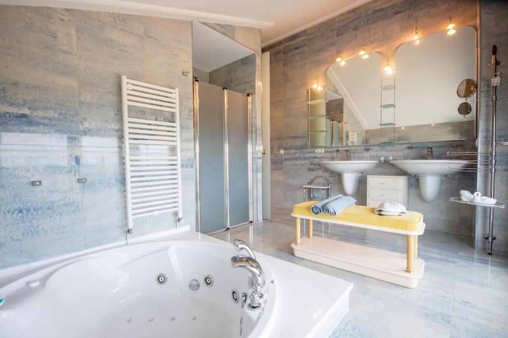 Luxueuse, 2 Piscines, Et Salle De Sport, 5 Chambres, 4 Salles De Bain * Palau Saverdera