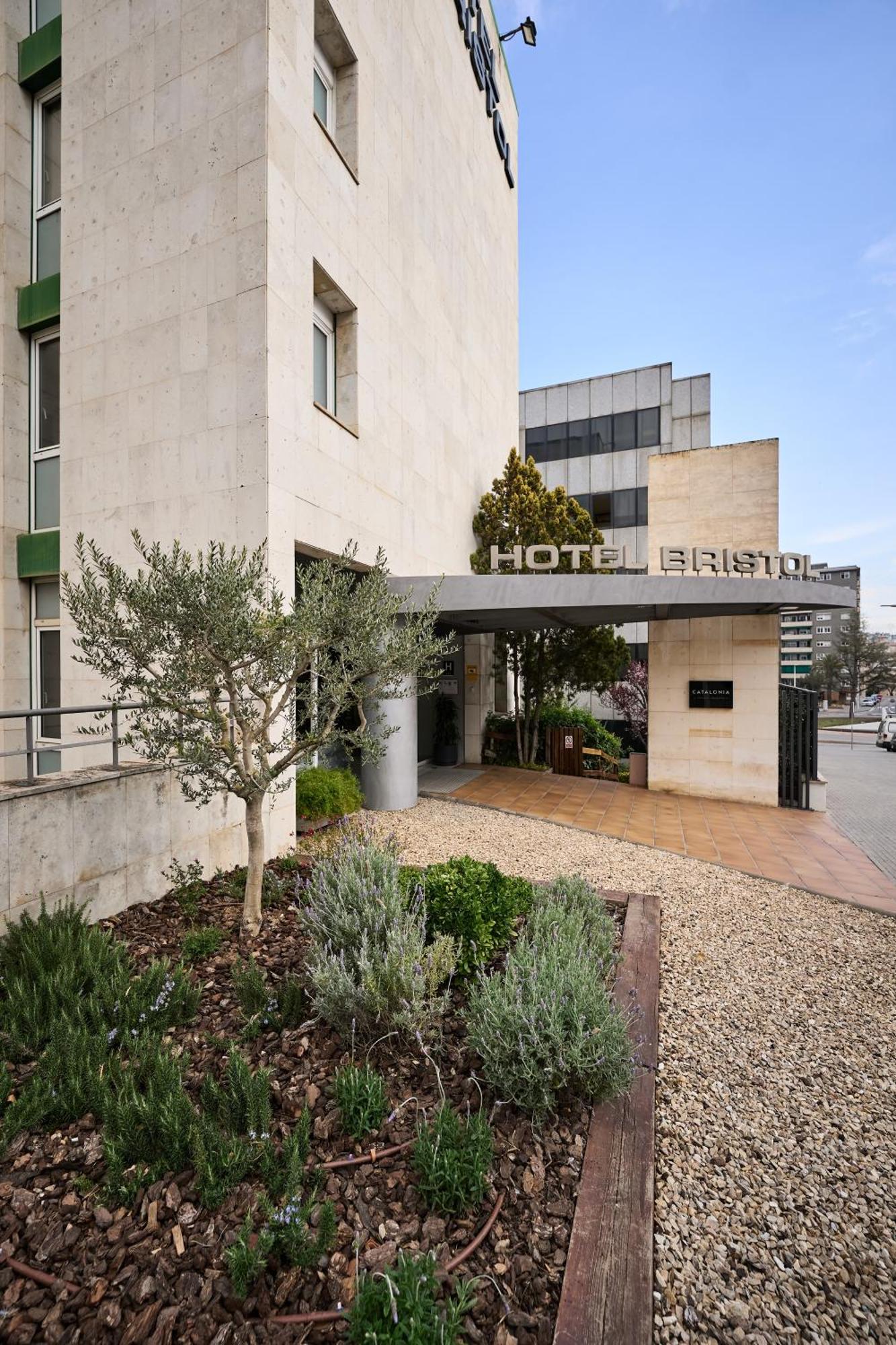 Hotel Catalonia Bristol 3*