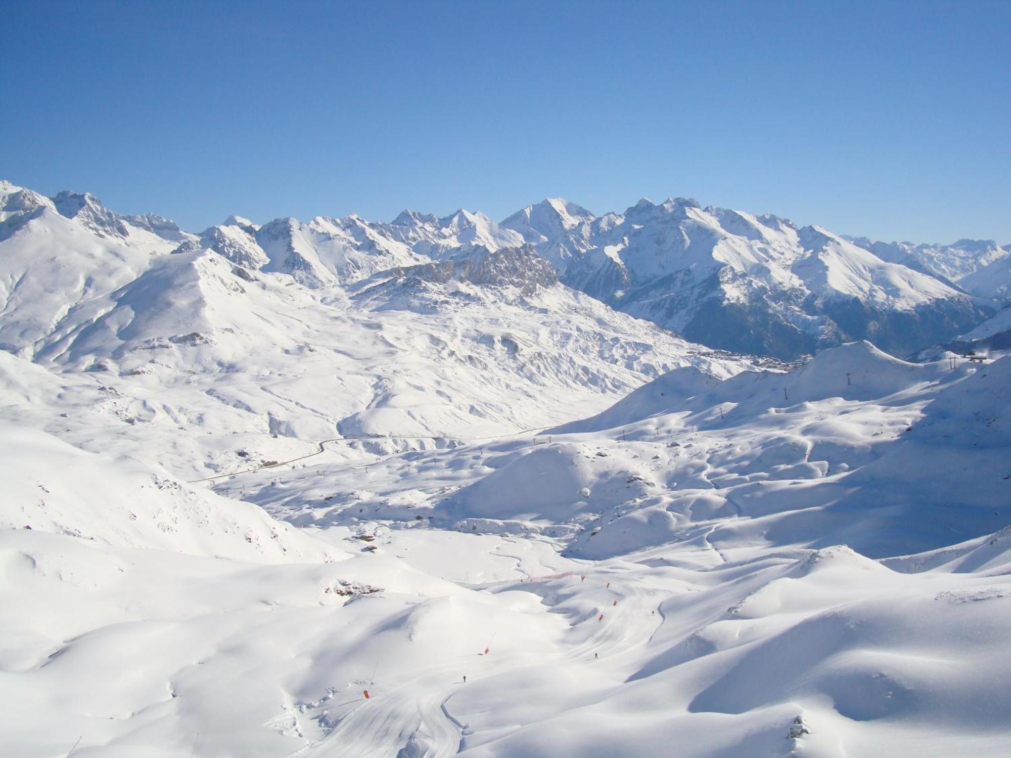 Valle De Izas 3*