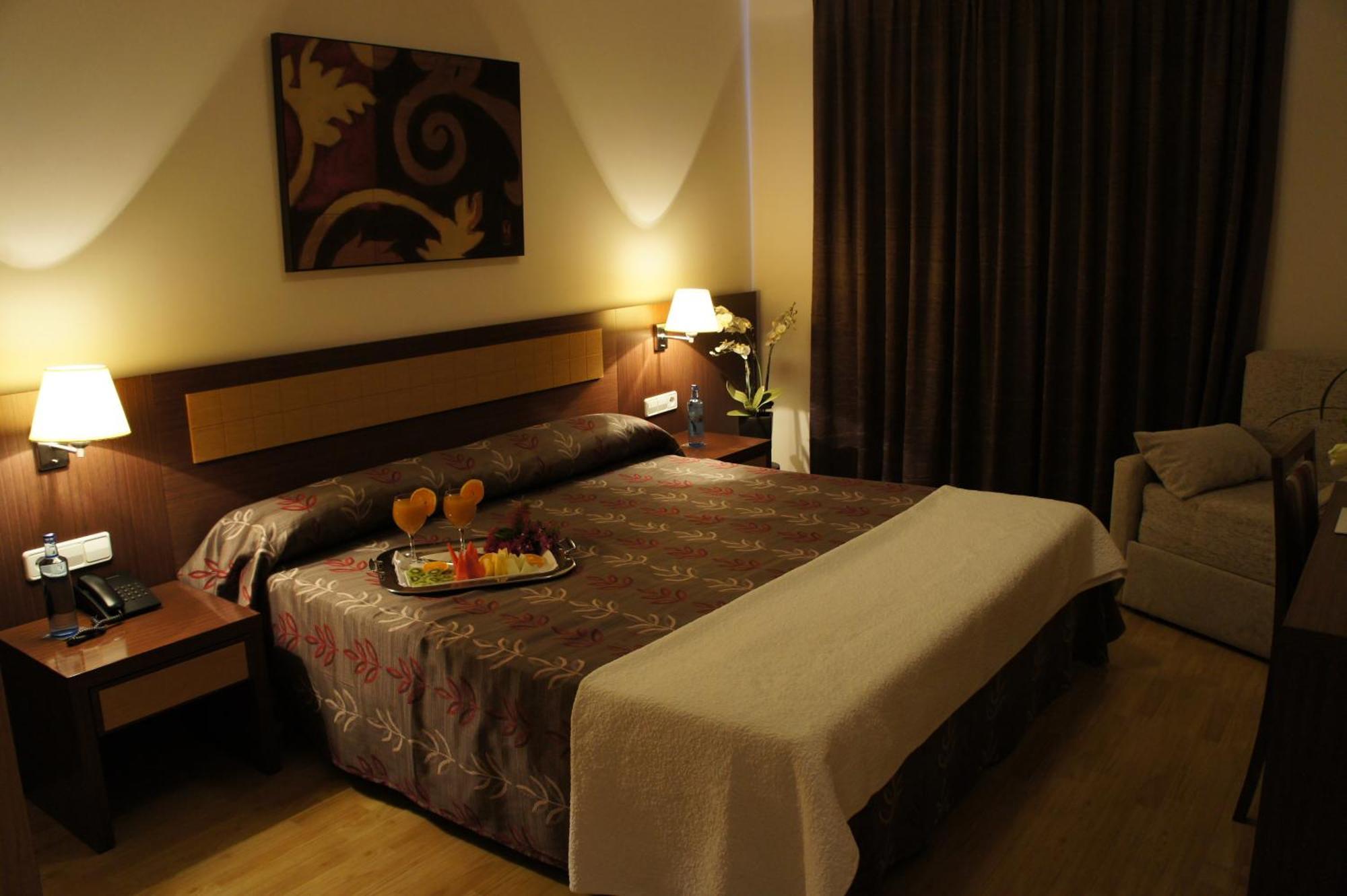 Hotel Tch 3*