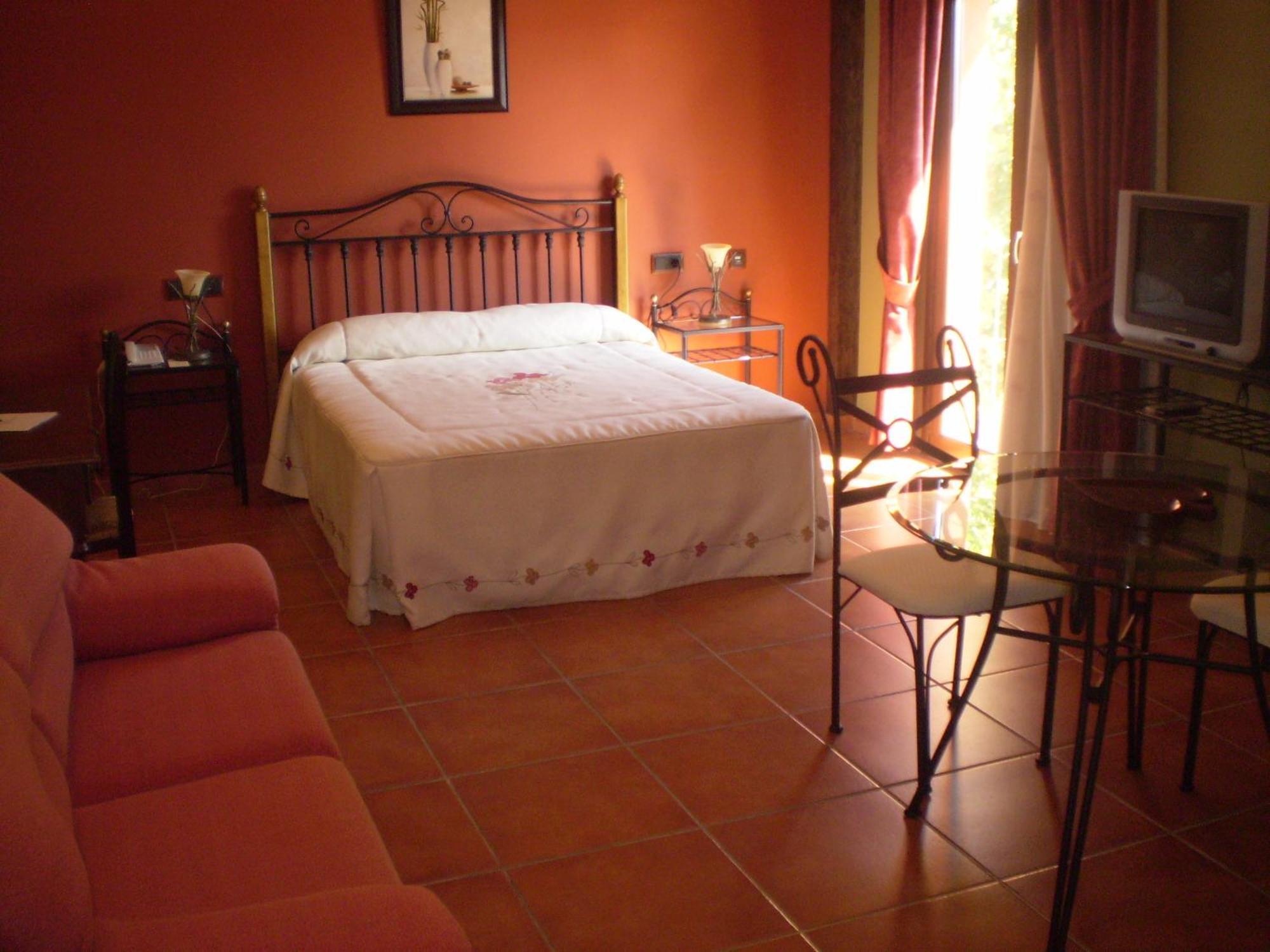 Hotel Balcon De Montes