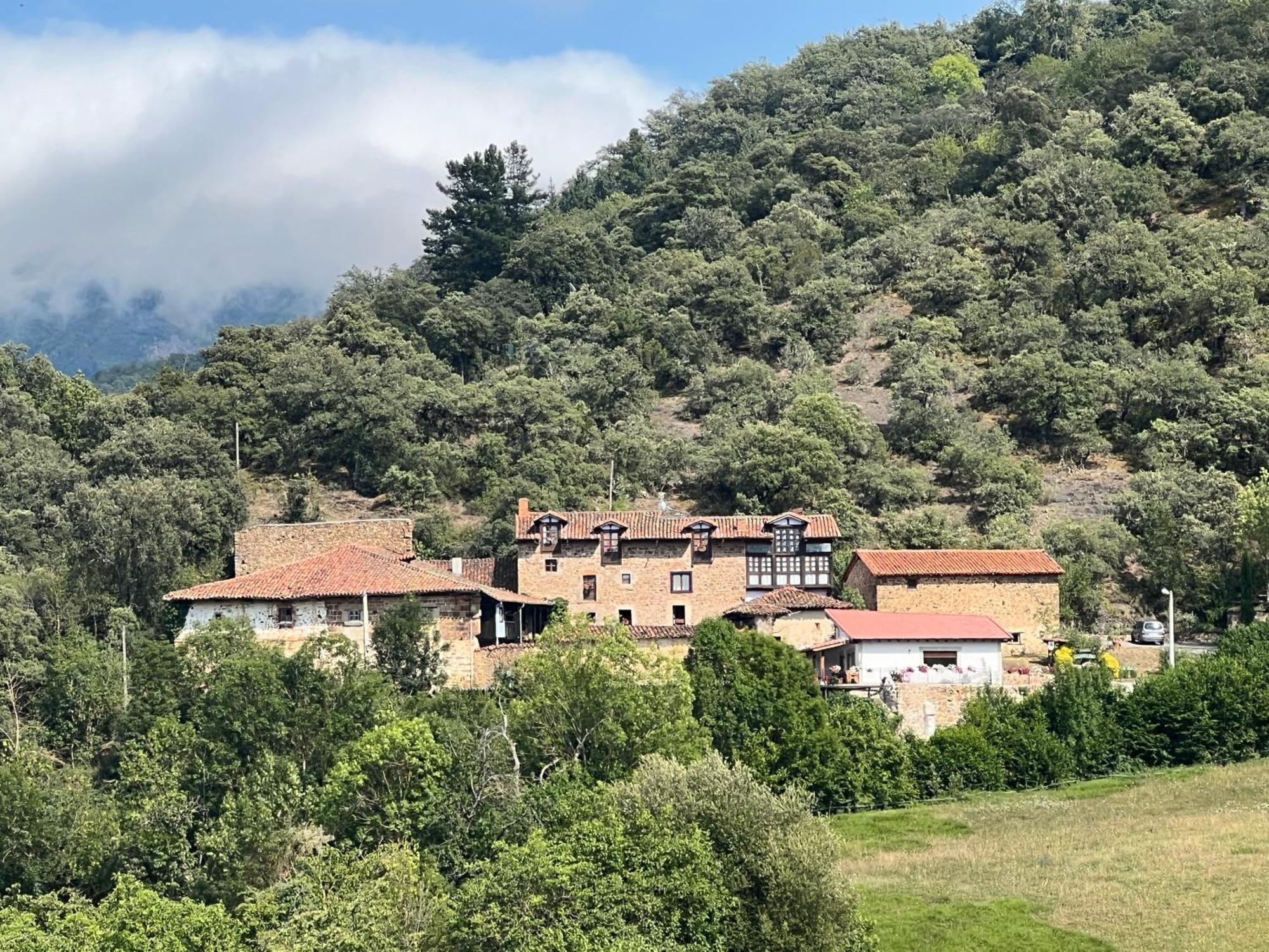 La Trebede Inn