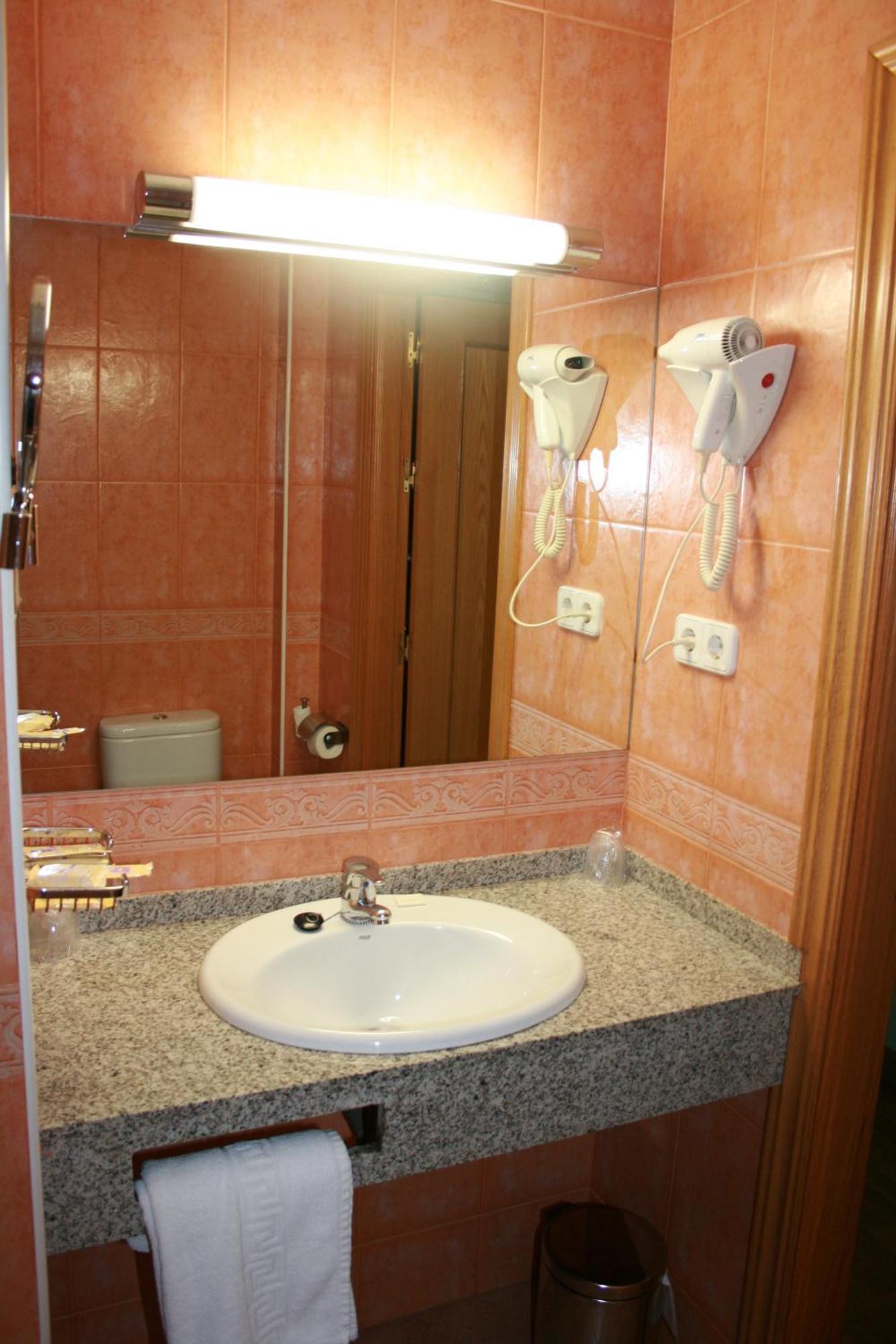 Hotel Cabañas 2*