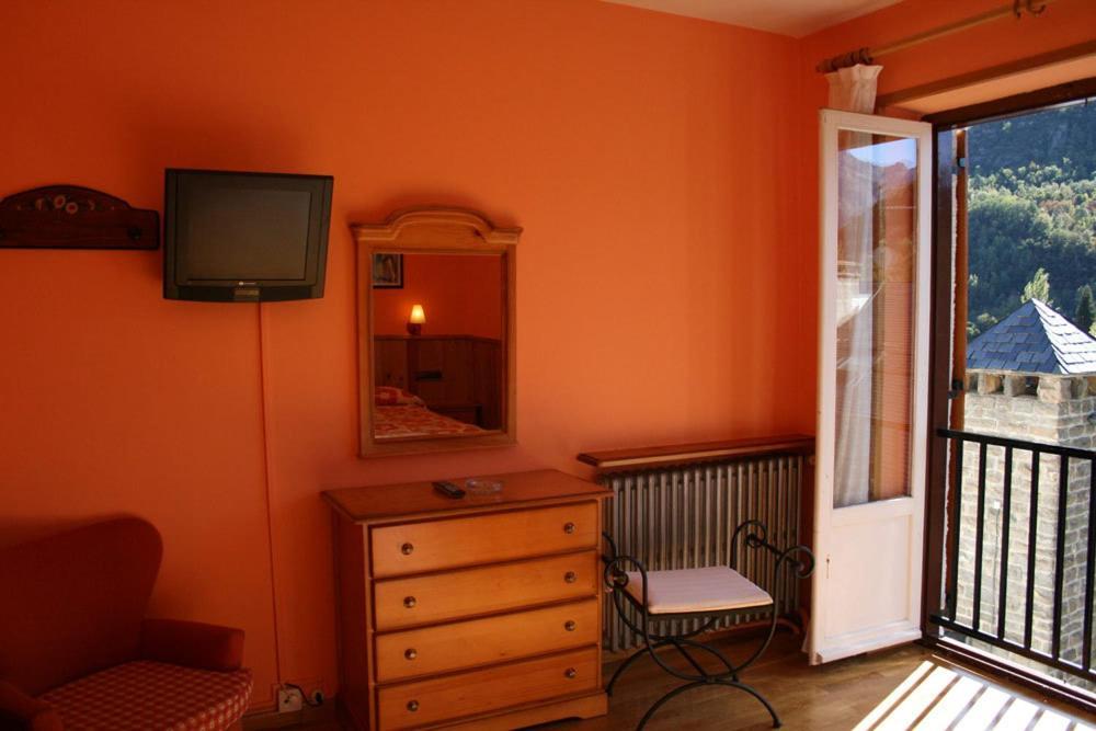 Escalar Hotel