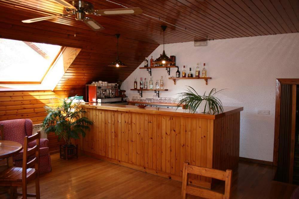 Escalar Hotel