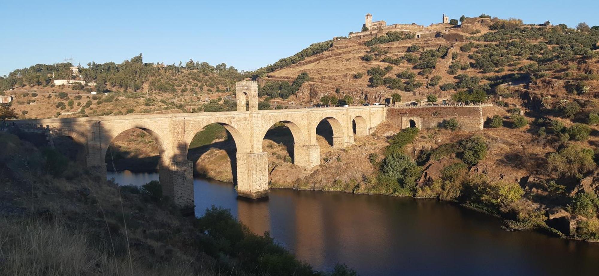 Rurales Arco De Trajano * Alcántara