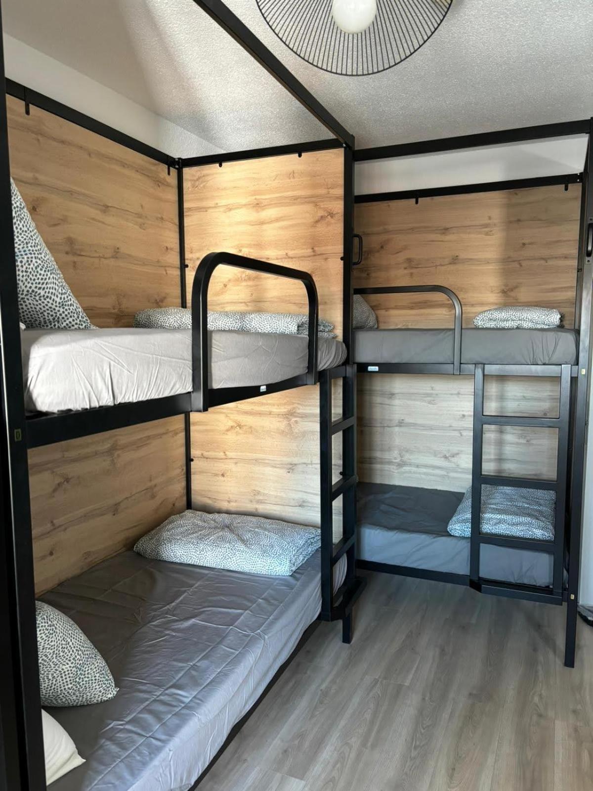 Hostal Onefam