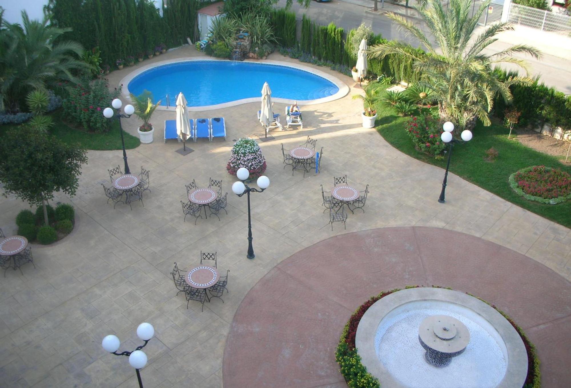 Hotel Checkin Valencia Ciscar 4*