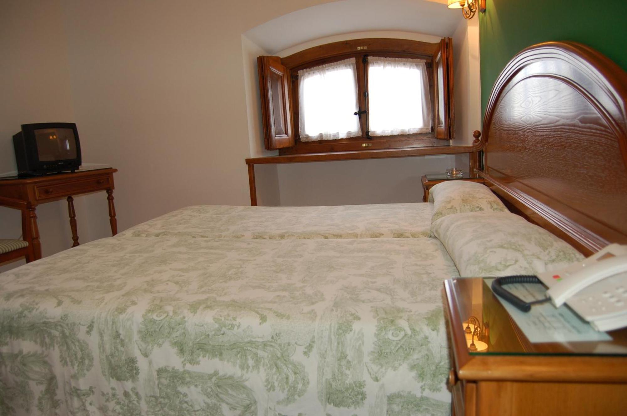 Hotel Puente