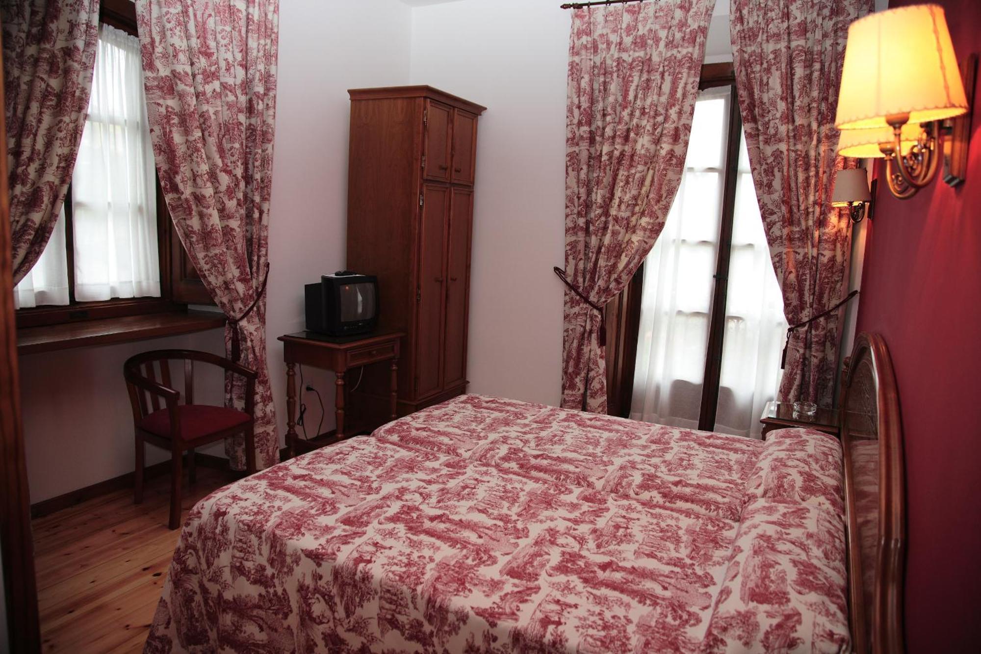 Hotel Puente 2*