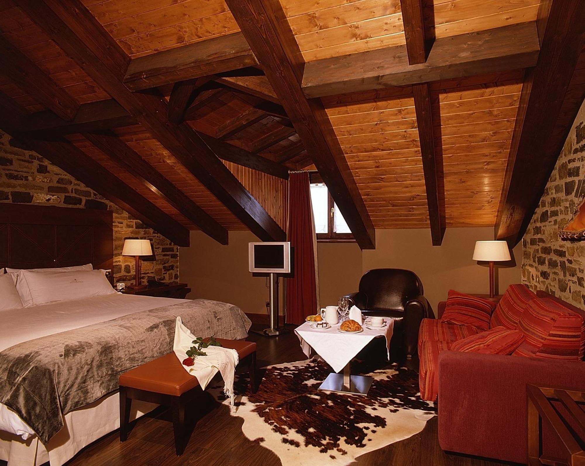 Hotel Siete Reyes Aínsa