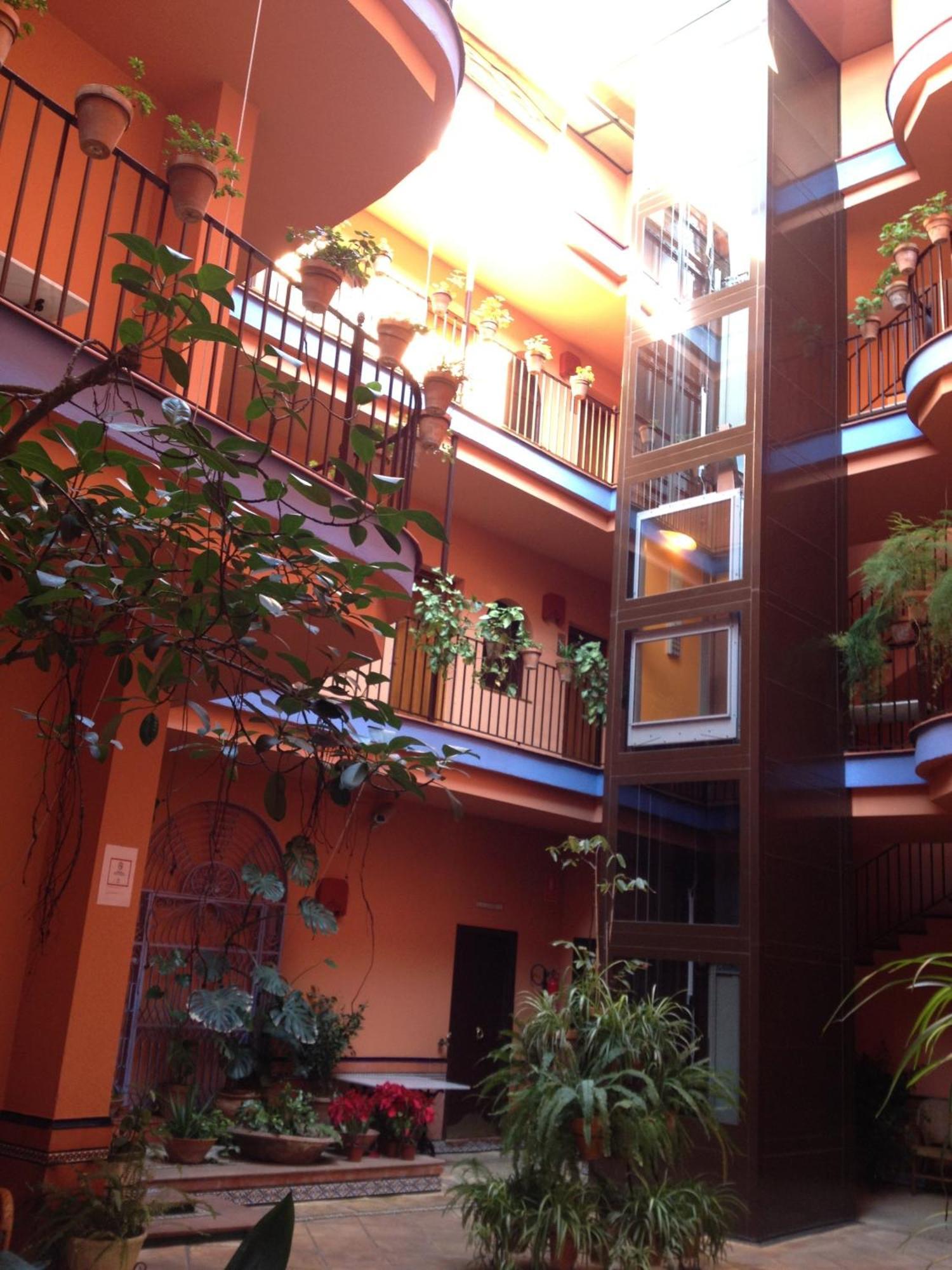 Hotel Patio De La Alameda 3*