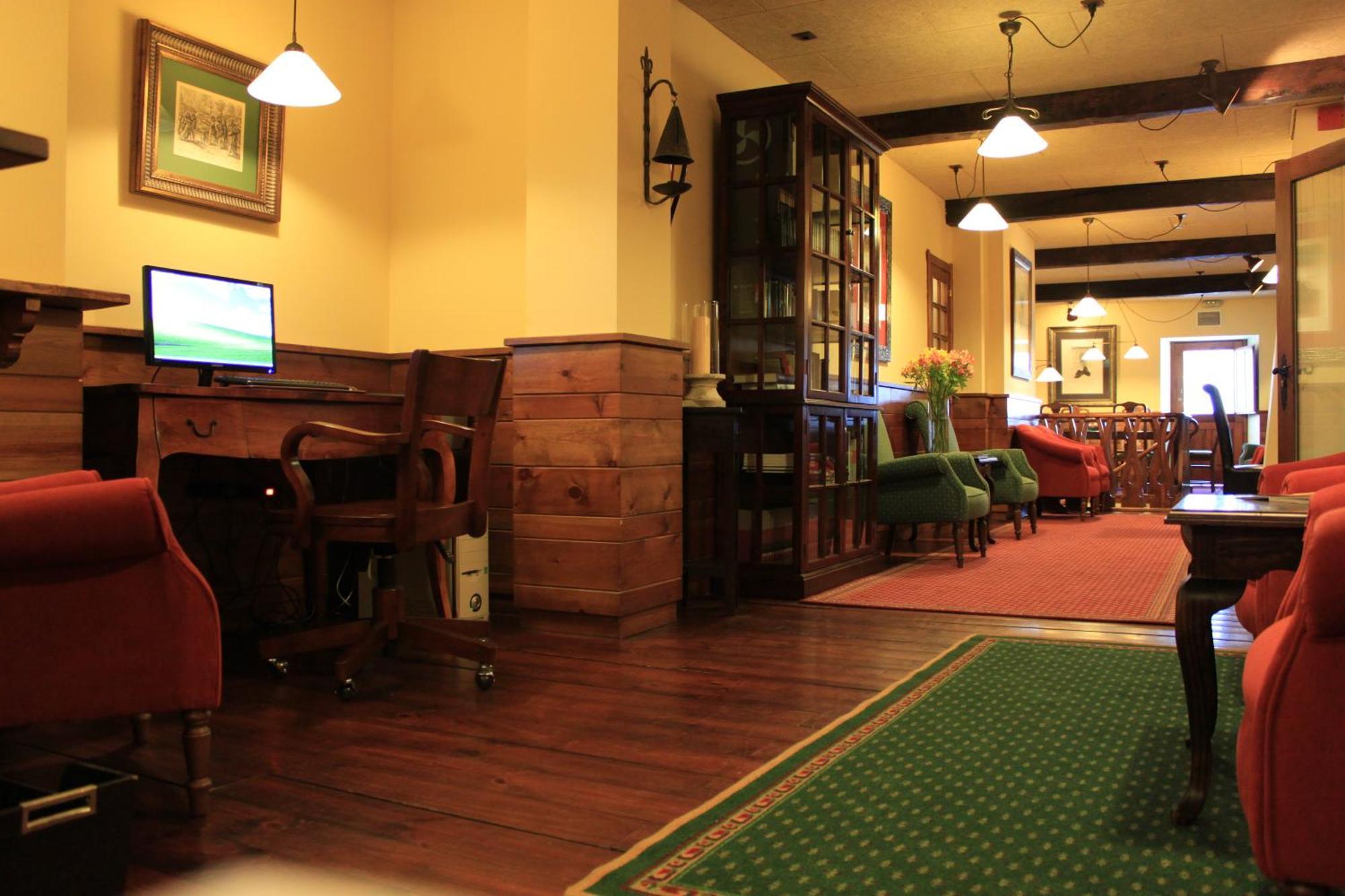 Hotel Virxe Da Cerca By De Compostela